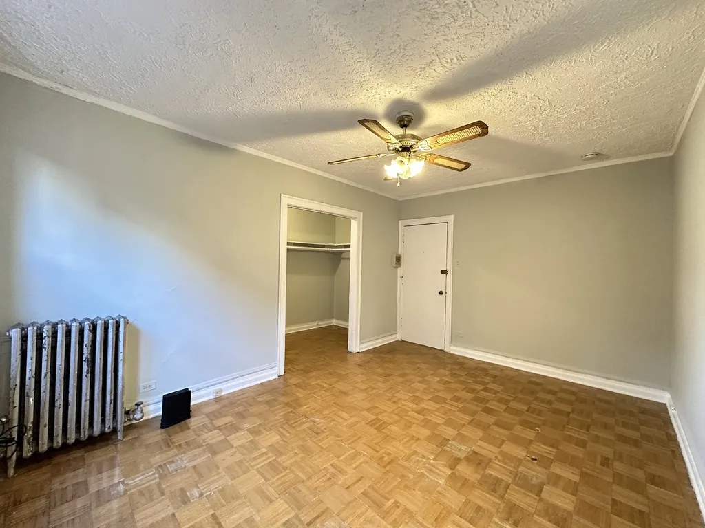 711 W Belmont Ave, , 60657, USA 60657-unit#306-Chicago-IL