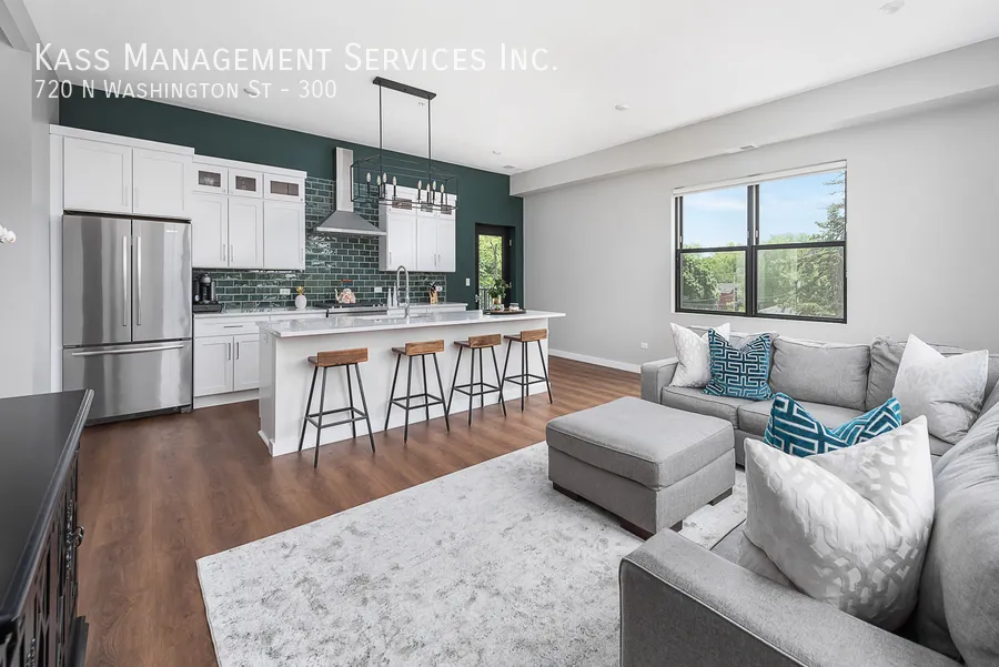 720 N Washington St, , 60563, USA 60563-unit#300-Naperville-IL