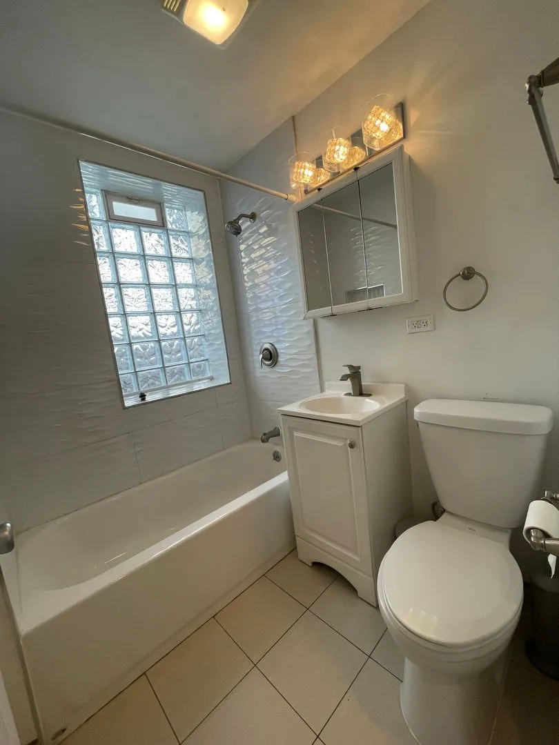 3450 W Waveland Ave, ,  60618, USA 60618-unit#BW-Chicago-IL