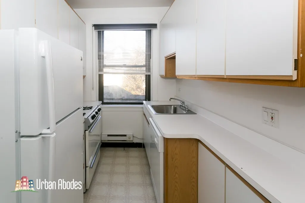 Evanston, 60201, USA 60201-unit#2B-Chicago-IL