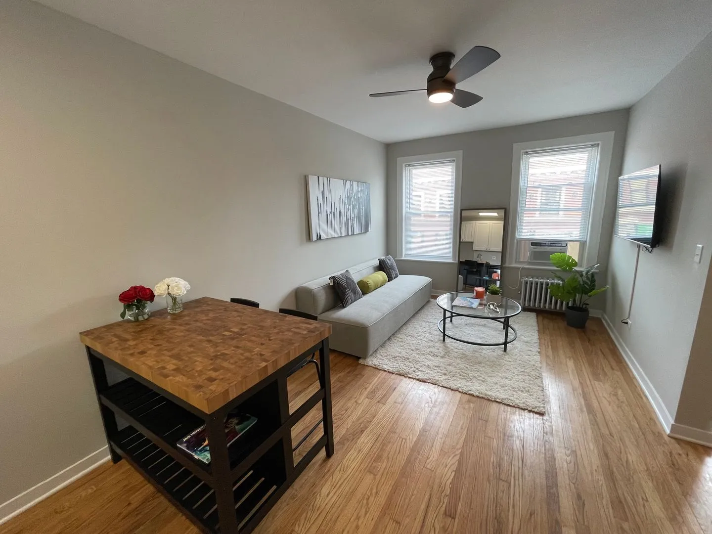 3250 N Pulaski Rd, ,  60641, USA 60641-unit#207-Chicago-IL