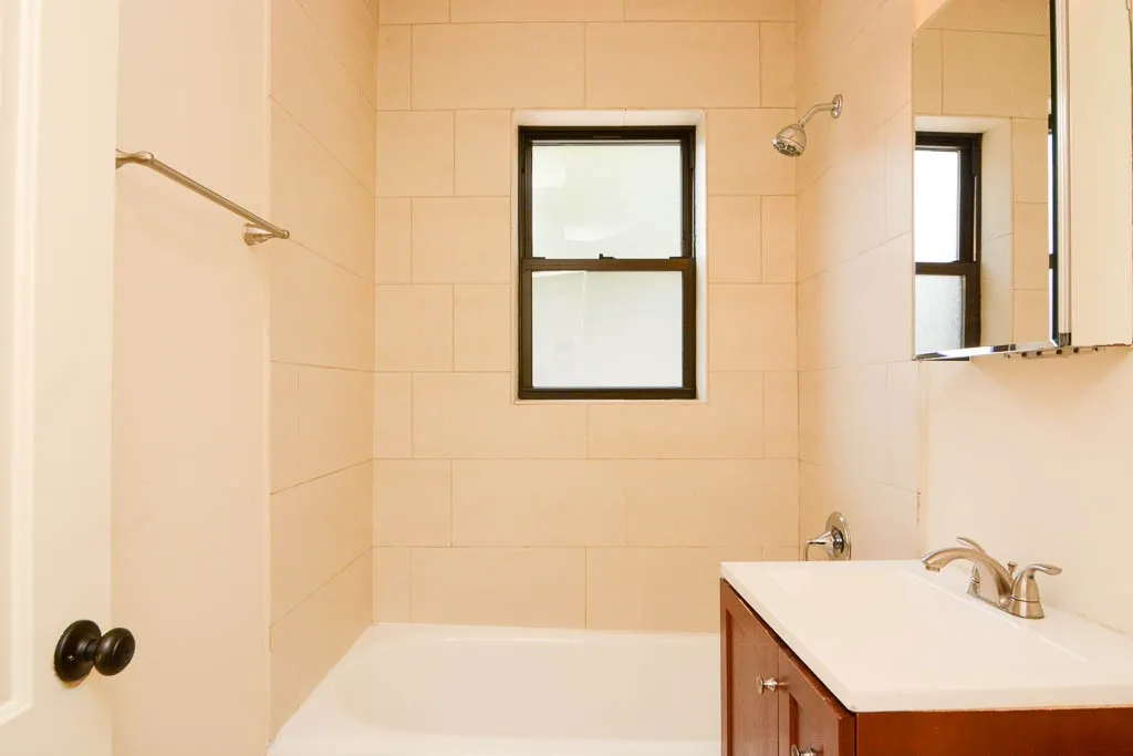 4036 N Ashland Ave, ,  60613, USA 60613-unit#1S-Chicago-IL