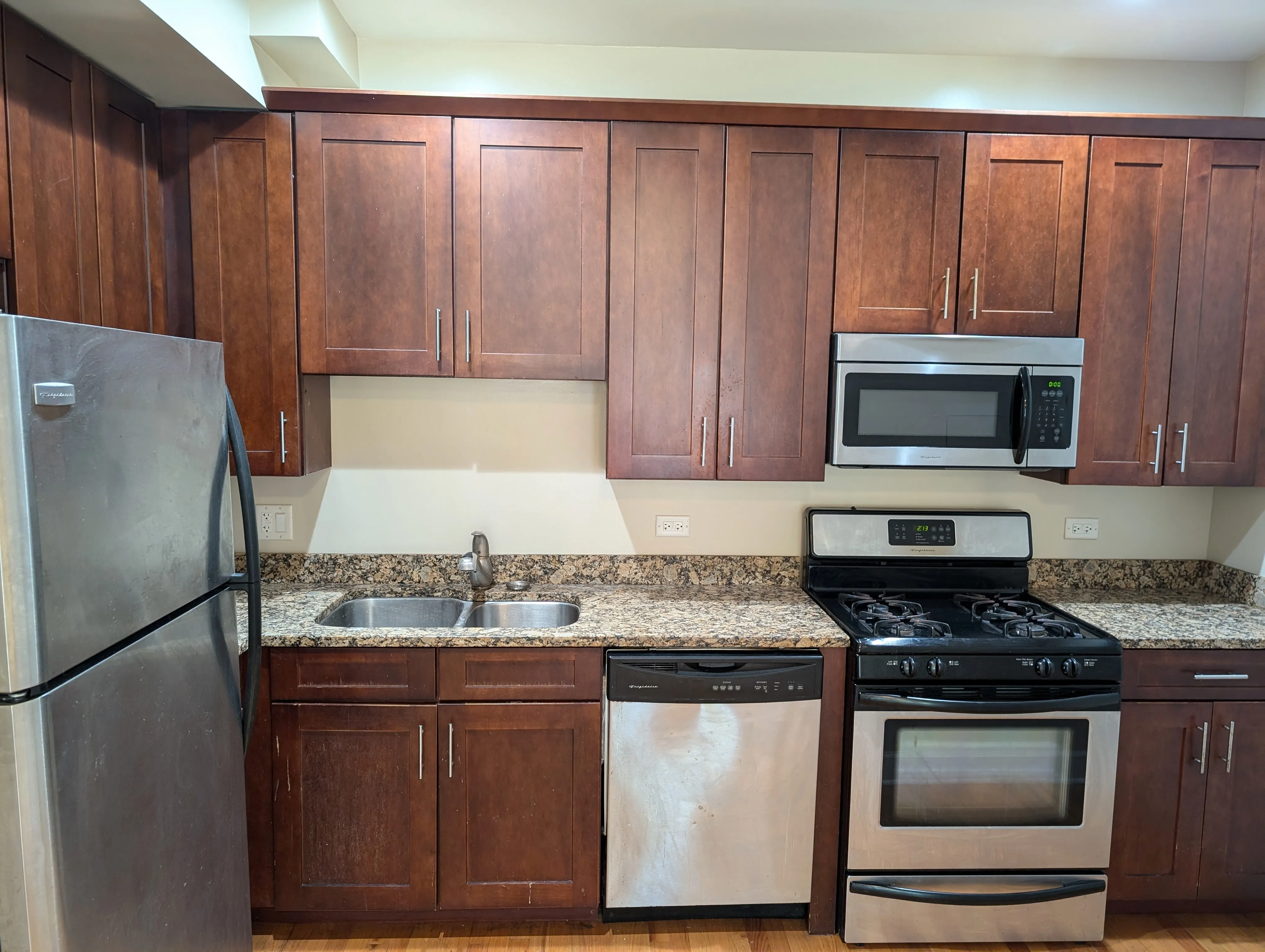 142 Elmwood Ave, ,  60202, USA 60202-unit#2-Evanston-IL