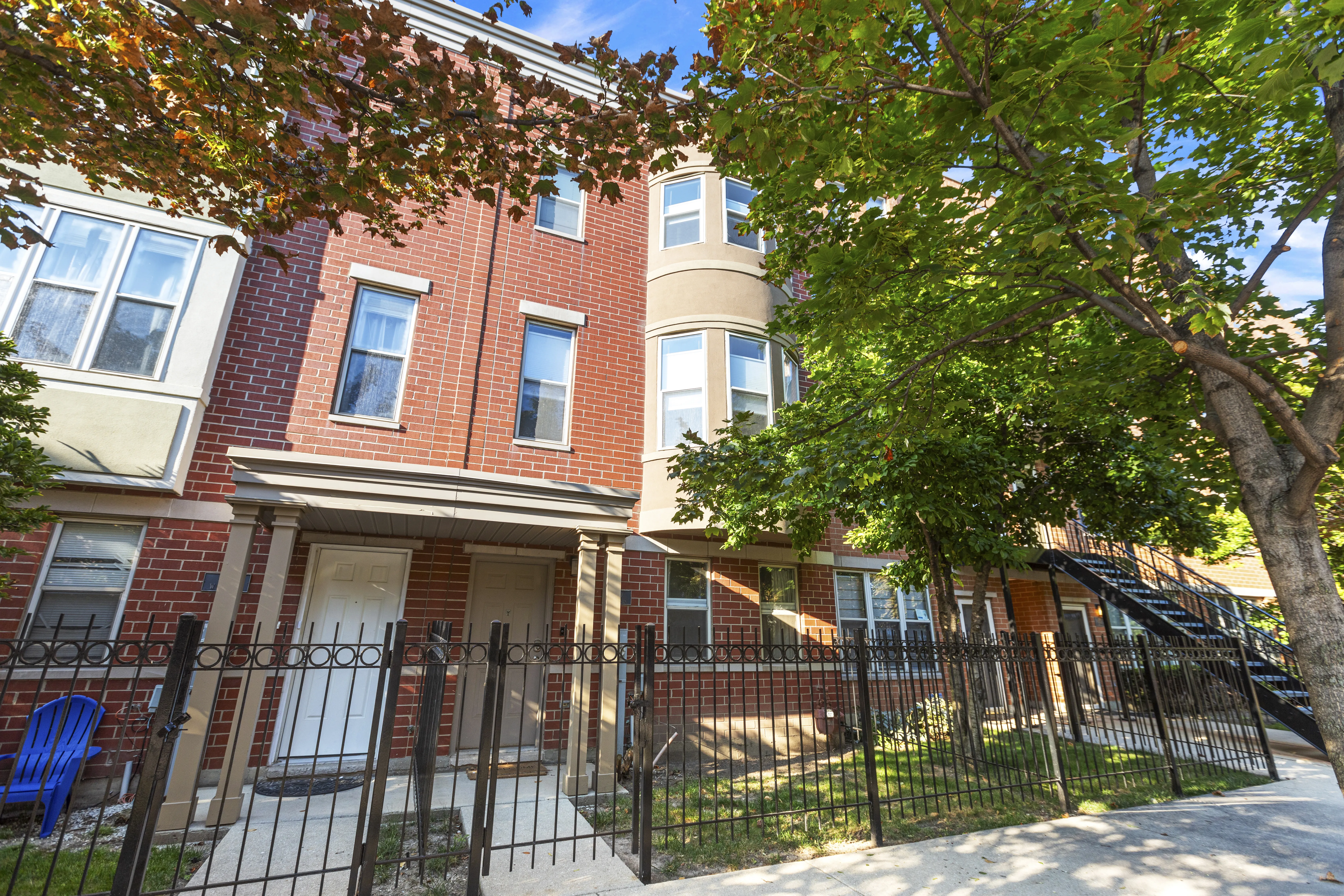 720 W Evergreen Ave, ,  60610, USA 60610-Chicago-IL