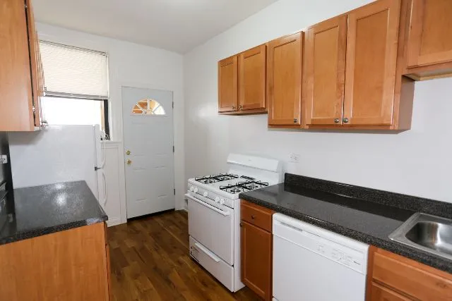 825 W Waveland Ave, ,  60613, USA 60613-unit#2S-Chicago-IL