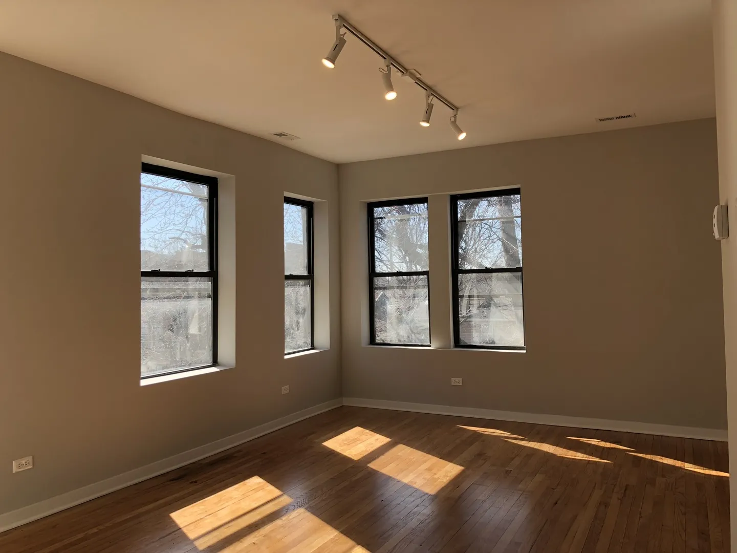 4821 N Christiana Ave, ,  60625, USA 60625-unit#1W-Chicago-IL