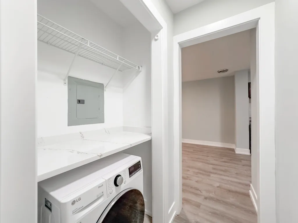 445 W Barry Ave, , 60657, USA 60657-unit#216-Chicago-IL