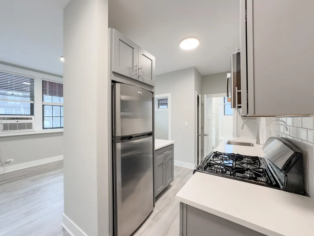 373 Hazel Ave, Glencoe,  60022, USA 60022-unit#2A-Chicago-IL