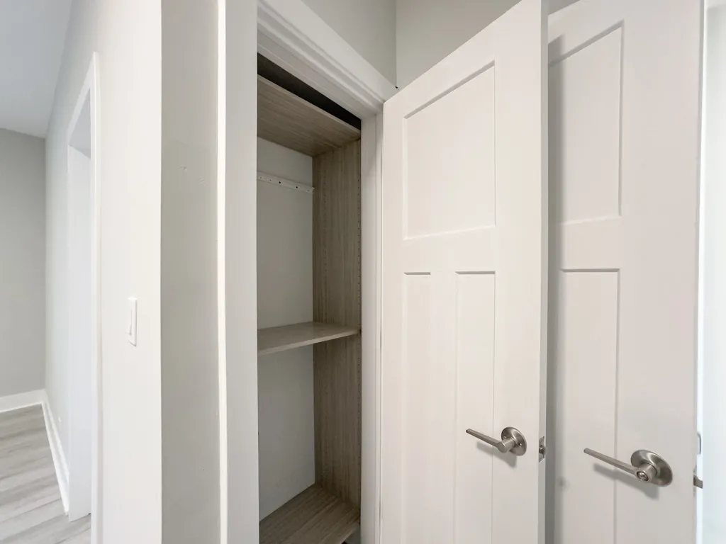 373 Hazel Ave, Glencoe,  60022, USA 60022-unit#2A-Chicago-IL