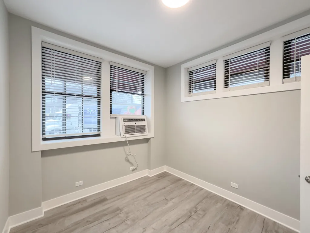 373 Hazel Ave, Glencoe,  60022, USA 60022-unit#2A-Chicago-IL