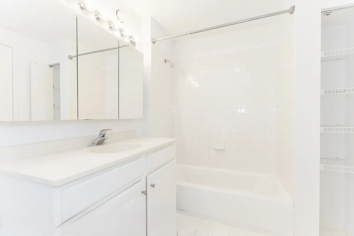 545 N Dearborn St, ,  60654, USA 60654-unit#902-Chicago-IL