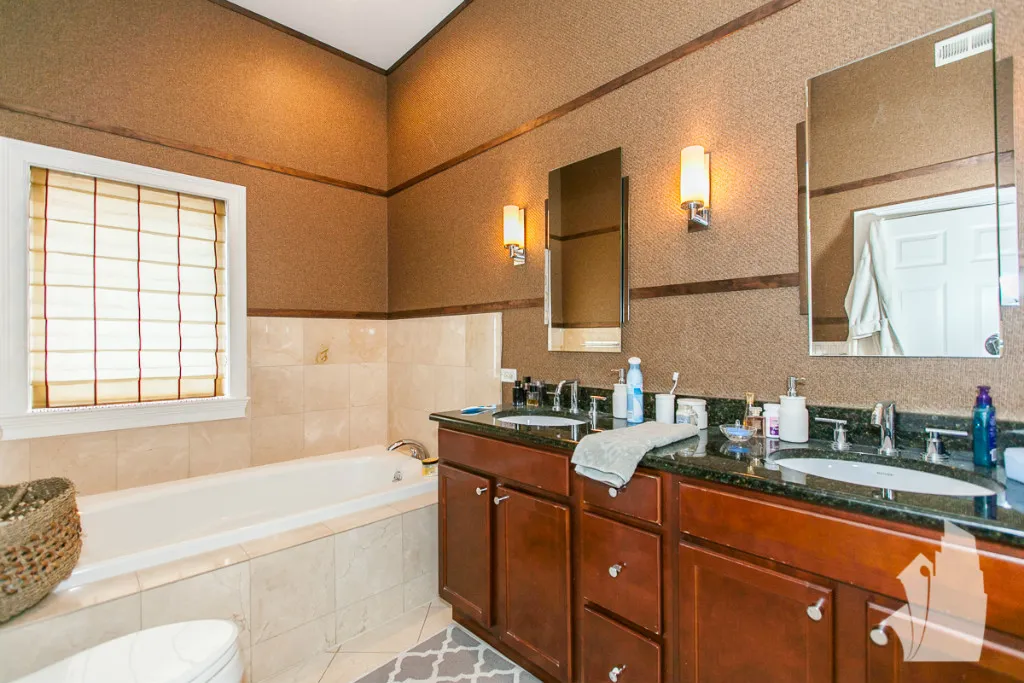 1357 W Grand Ave, ,  60642, USA 60642-unit#4-Chicago-IL