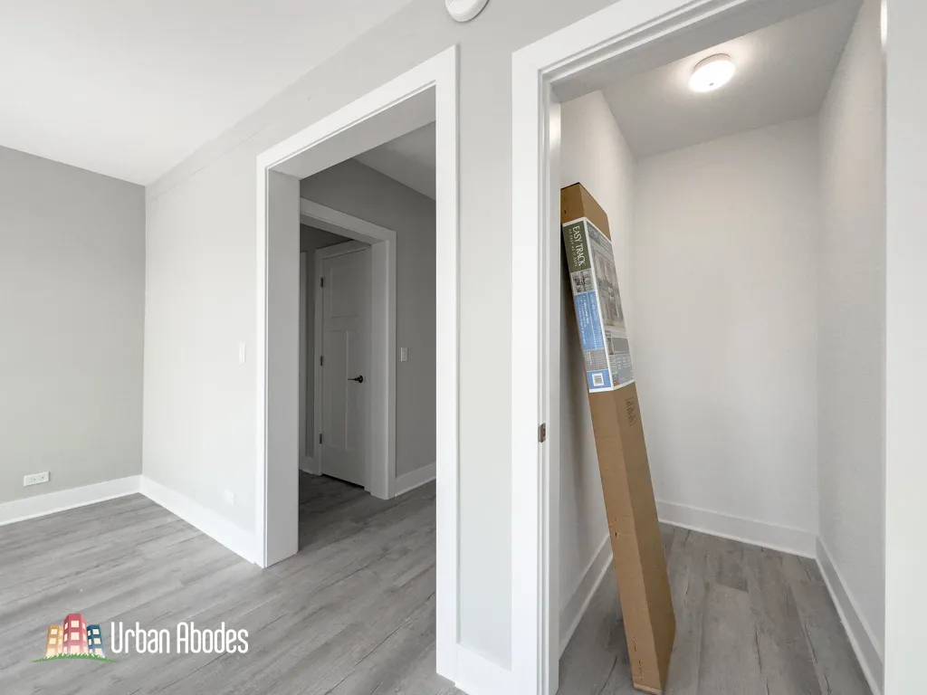 373 Hazel Ave, ,  60022, USA 60022-unit#1C-Glencoe-IL