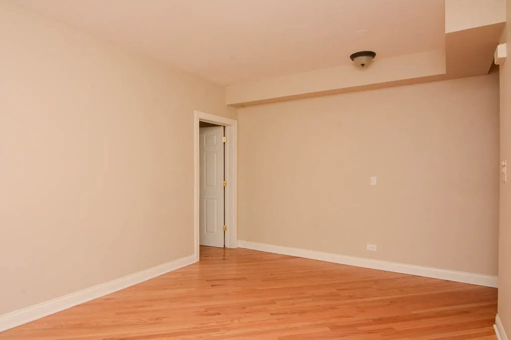 Green Bay Rd &  Ave, ,  60093, USA 60093-unit#A01-Winnetka-IL