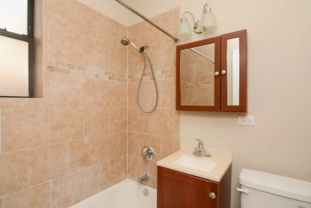 Green Bay Rd &  Ave, ,  60093, USA 60093-unit#A01-Winnetka-IL