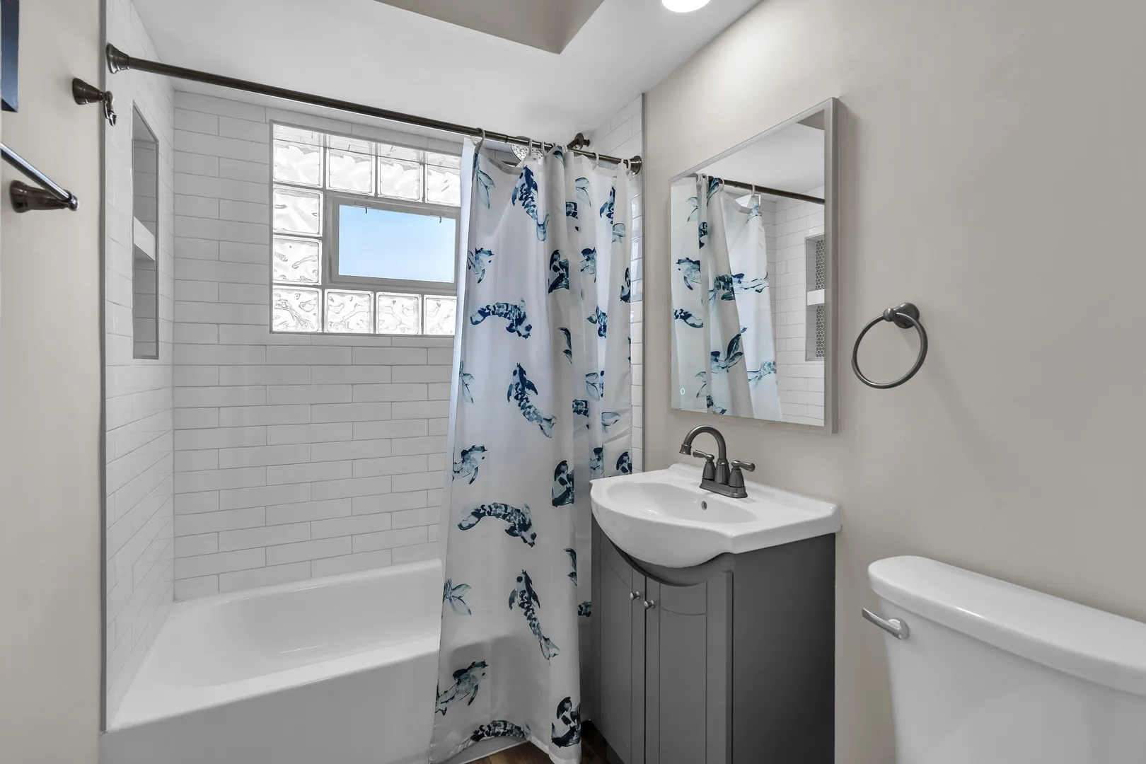 5516 W Higgins Ave, , 60630, USA 60630-unit#2NW-Chicago-IL