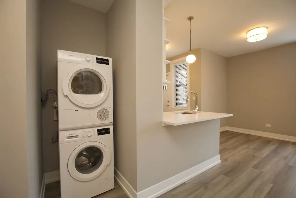 3943 N Janssen Ave, ,  60613, USA 60613-unit#2W-Chicago-IL