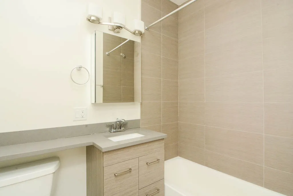 Northfield,  60093, USA 60093-unit#307-Chicago-IL