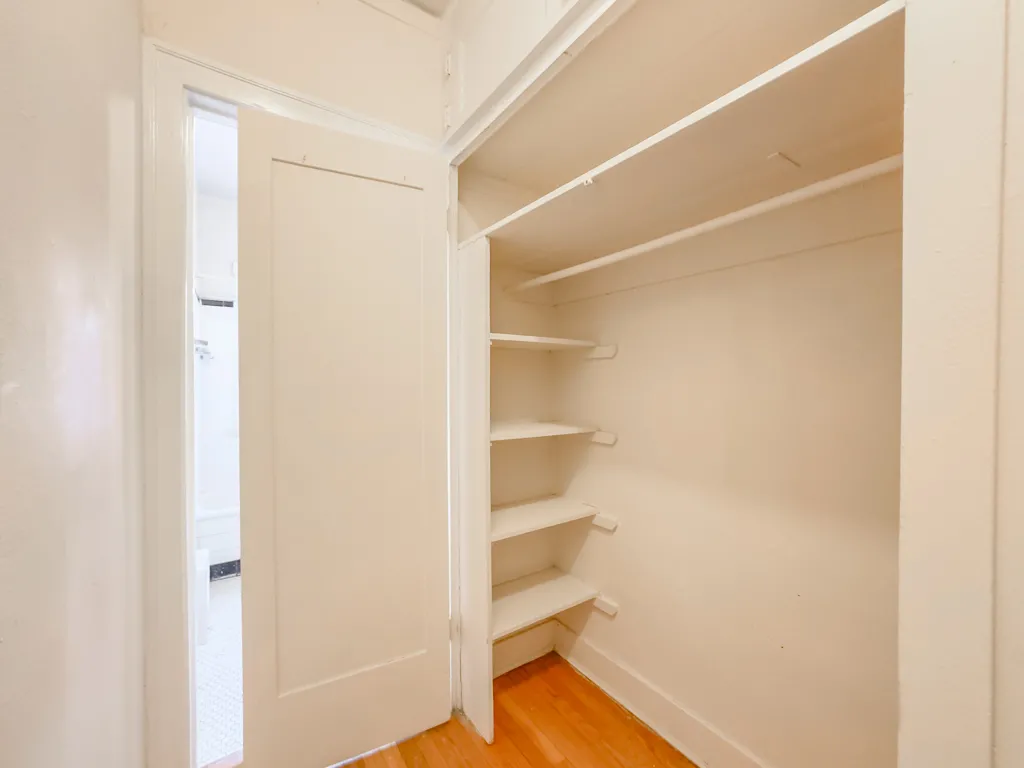 1031 Dempster St, Evanston, 60201, USA 60201-unit#1W-Chicago-IL