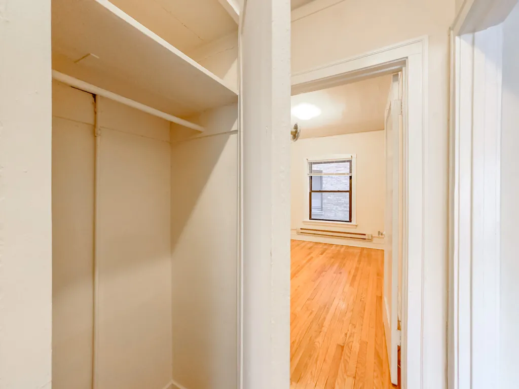 1031 Dempster St, Evanston, 60201, USA 60201-unit#1W-Chicago-IL