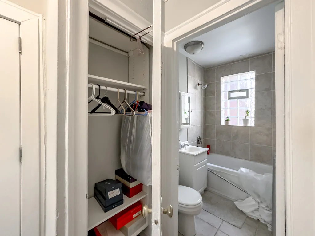 W Surf St, ,  60657, USA 60657-unit#2S-Chicago-IL