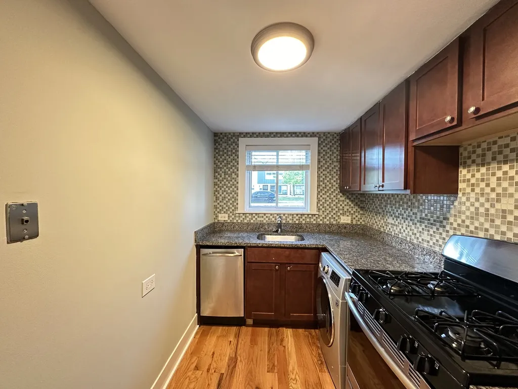 696 Elm Pl, ,  60035, USA 60035-unit#111-Highland Park-IL