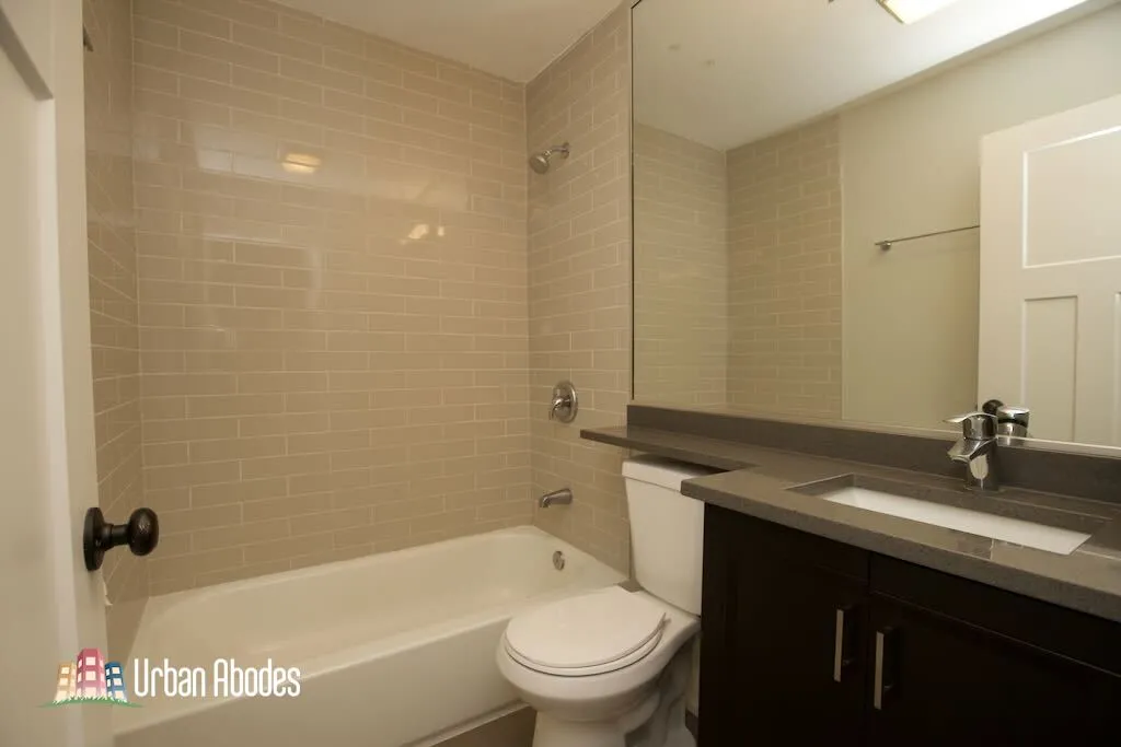530 W Surf St, ,  60657, USA 60657-unit#519-Chicago-IL