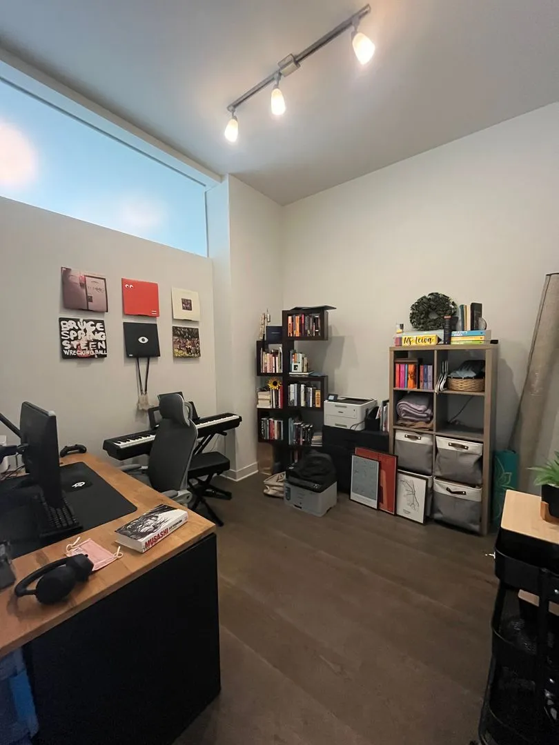 1755 N Damen Ave #204, ,  60647, USA 60647-Chicago-IL