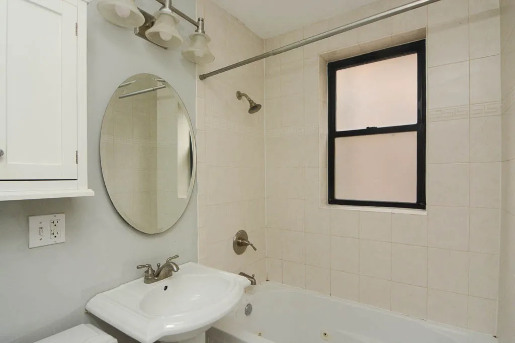 740 W Addison St, , 60613, USA 60613-unit#2N-Chicago-IL