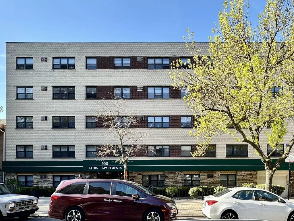 -unit#206-Chicago-IL