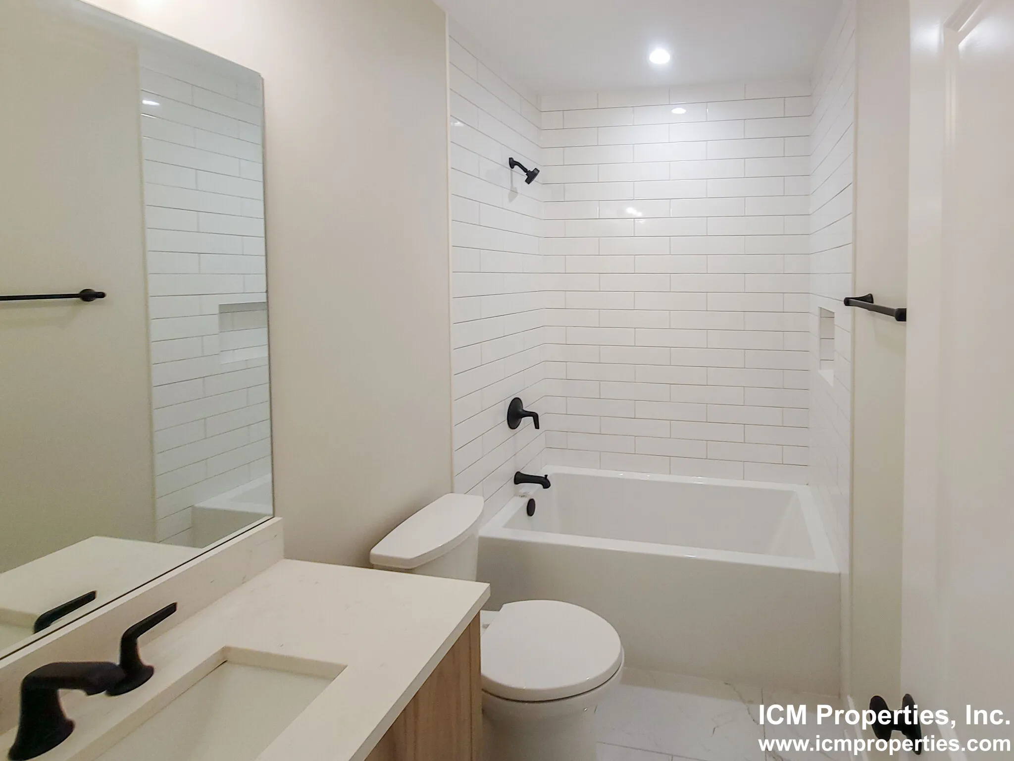 2015 W Ainslie St, ,  60625, USA 60625-unit#4857S-2-Chicago-IL