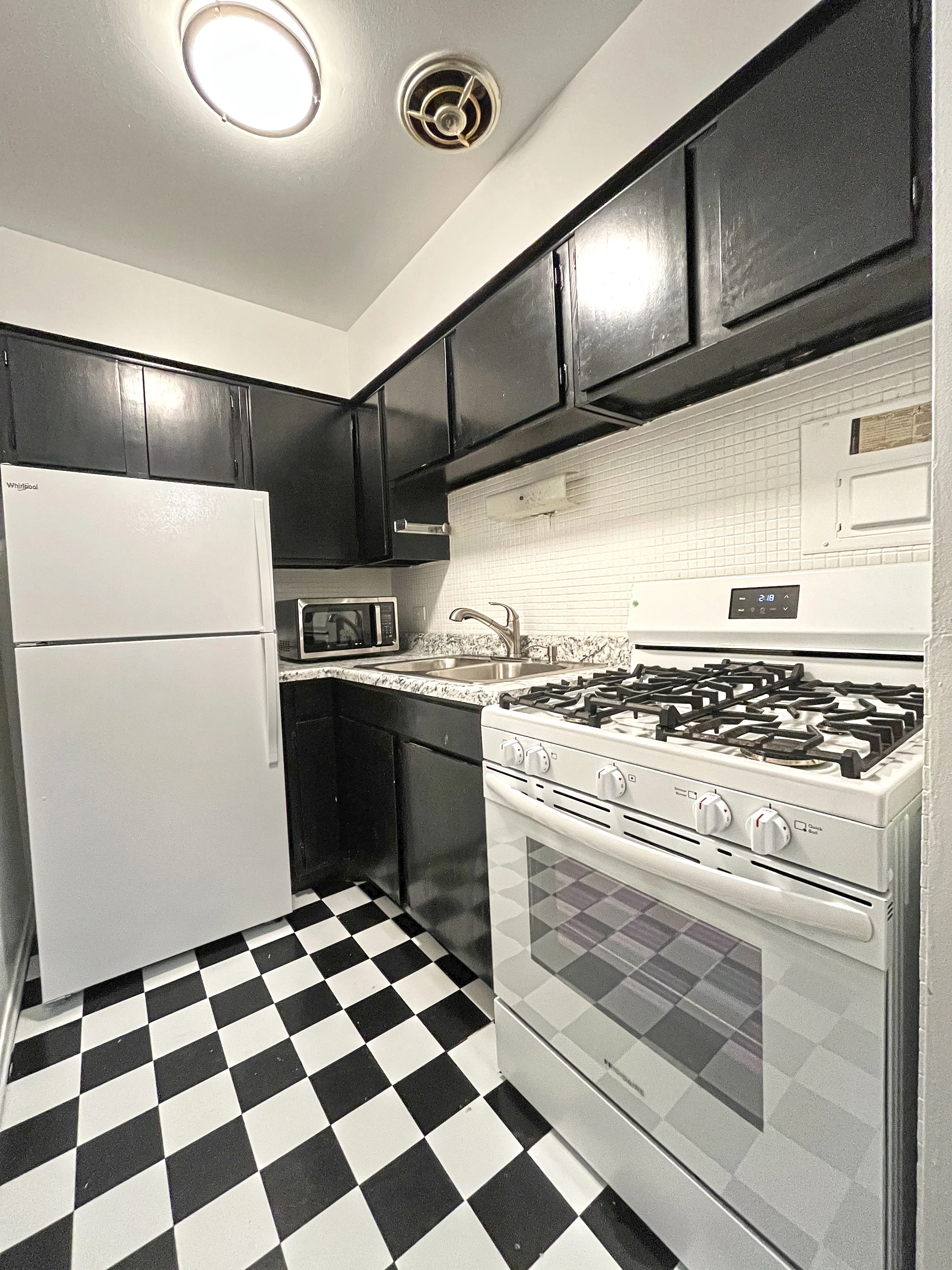 736 W Buena Ave, , 60613, USA 60613-unit#308-Chicago-IL