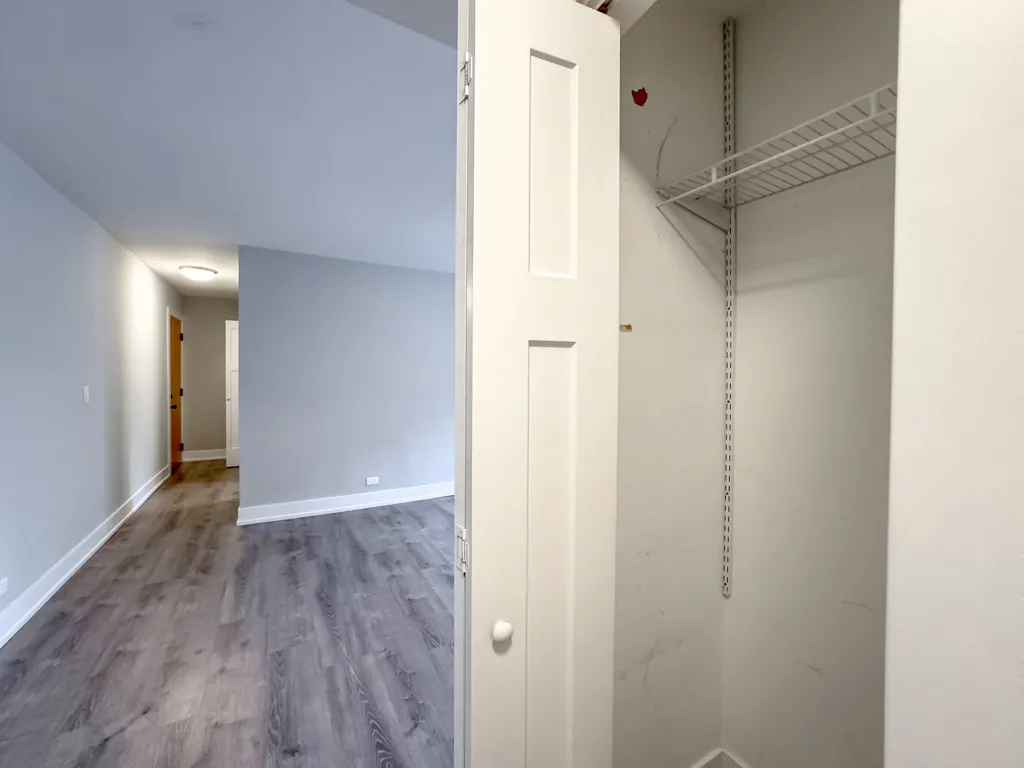 530 W Surf St, ,  60657, USA 60657-unit#202-Chicago-IL