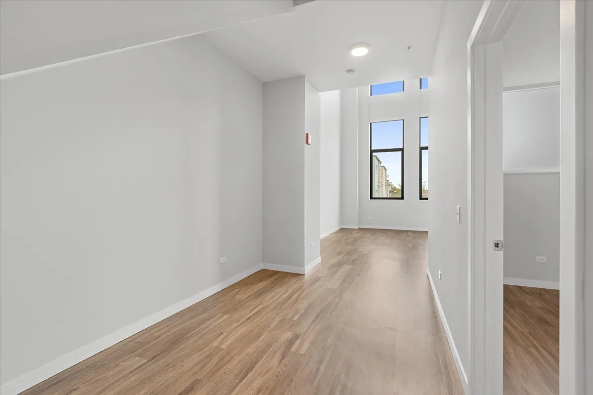 1900 W Lawrence Ave, ,  60640, USA 60640-unit#219-Chicago-IL