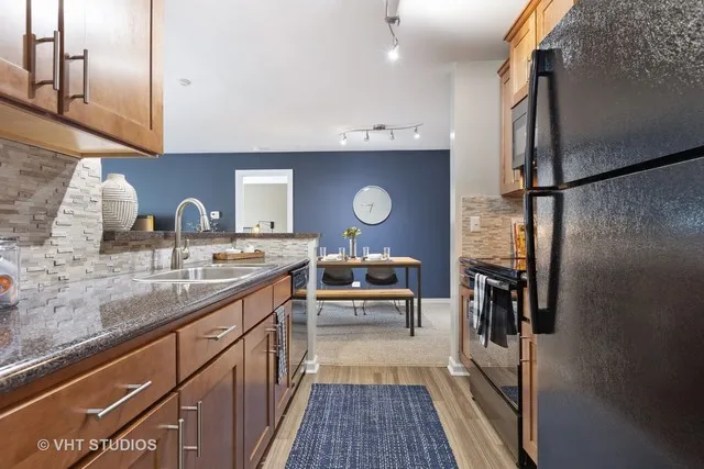 8 Sterling Cir, , 60189, USA 60189-unit#8-Wheaton-IL