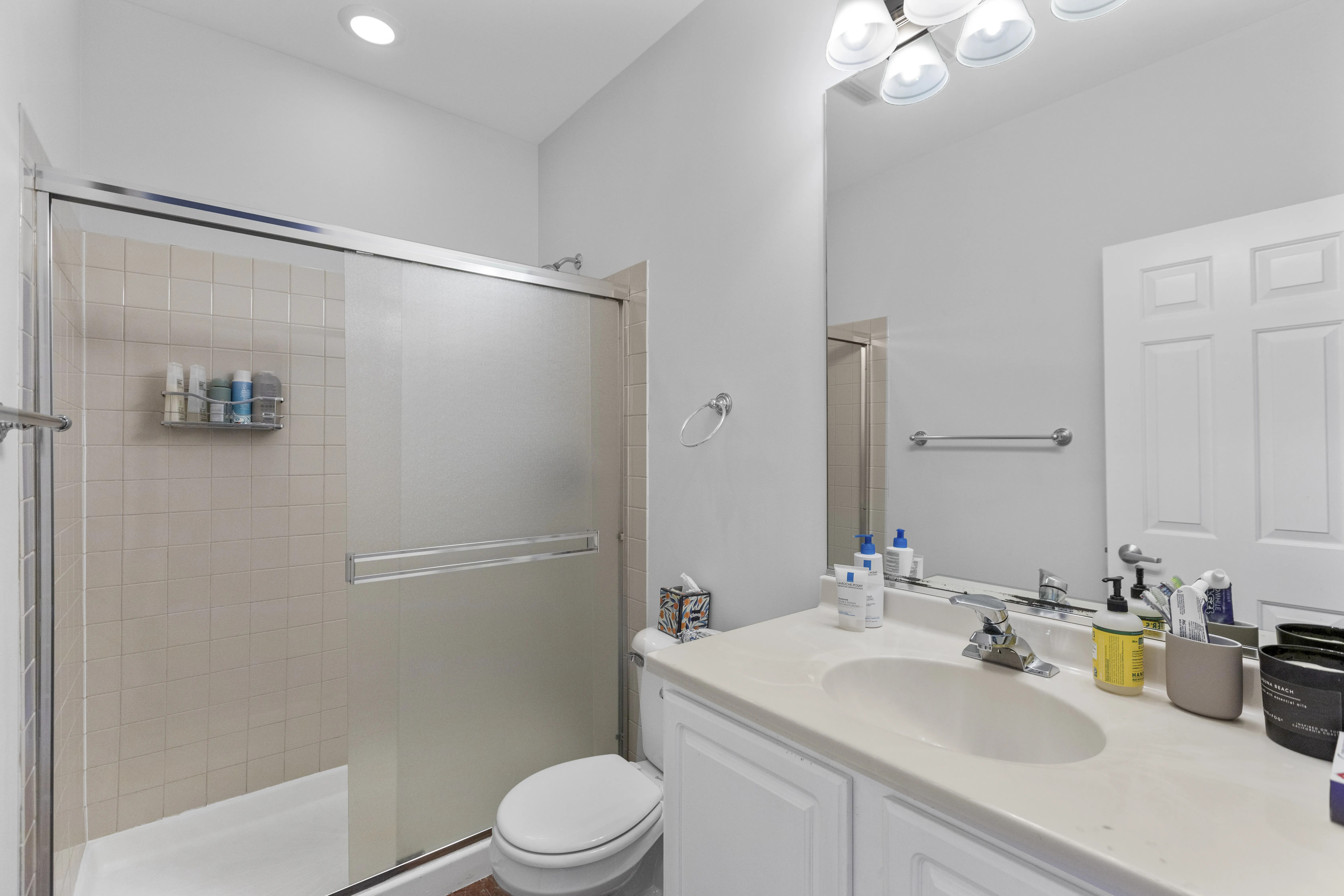 720 W Evergreen Ave, ,  60610, USA 60610-Chicago-IL