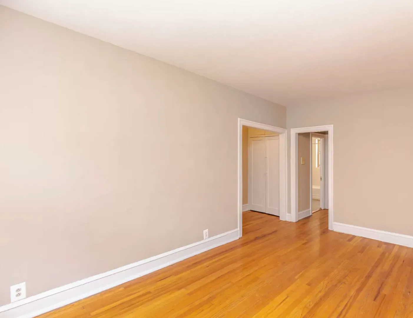 1329 W Touhy Ave, ,  60626, USA 60626-unit#2S-Chicago-IL