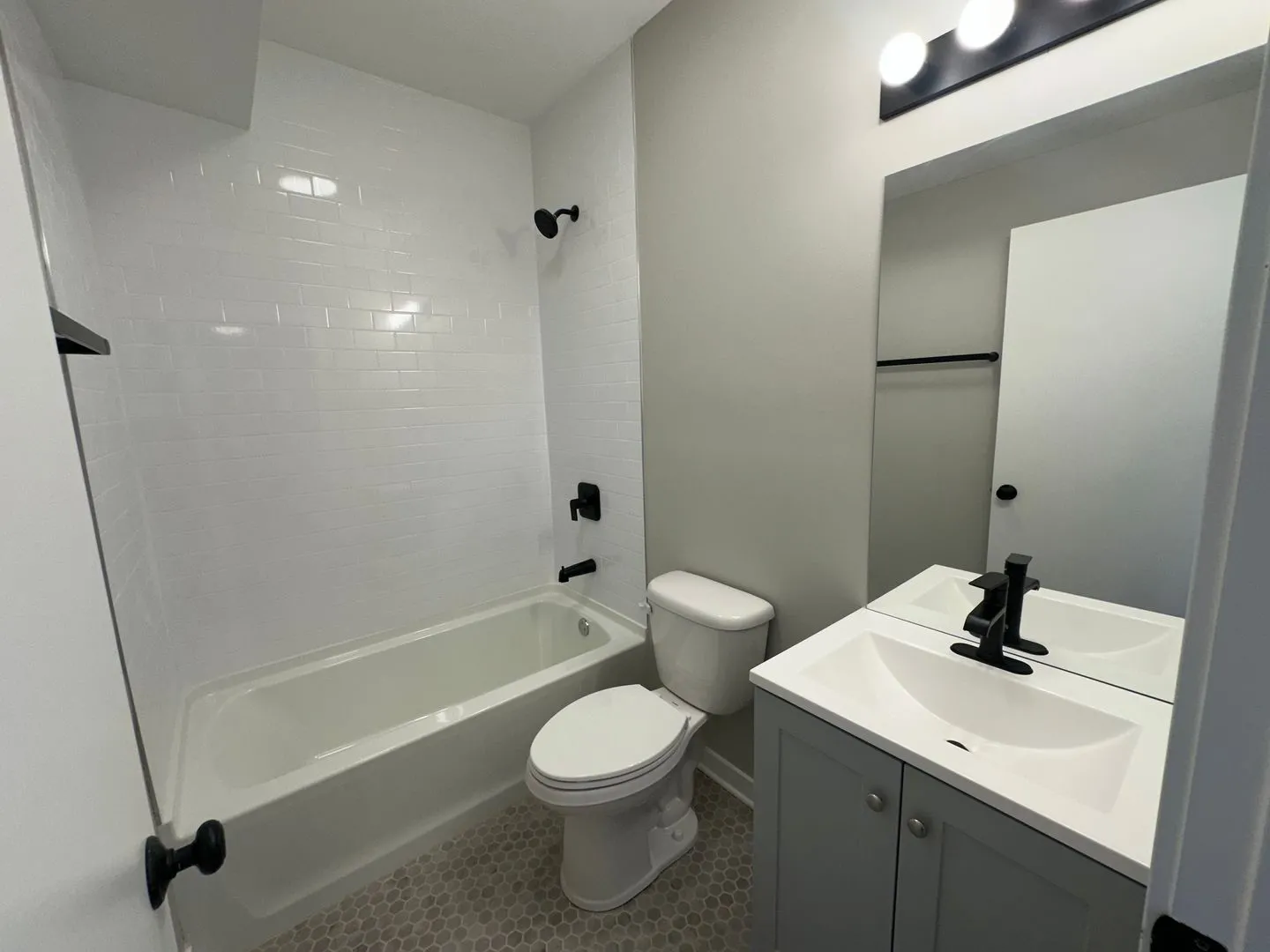 3055 W Leland Ave, , 60625, USA 60625-unit#205-Chicago-IL