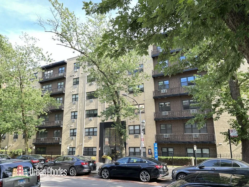 445 W Barry Ave, , 60657, USA 60657-unit#318-Chicago-IL