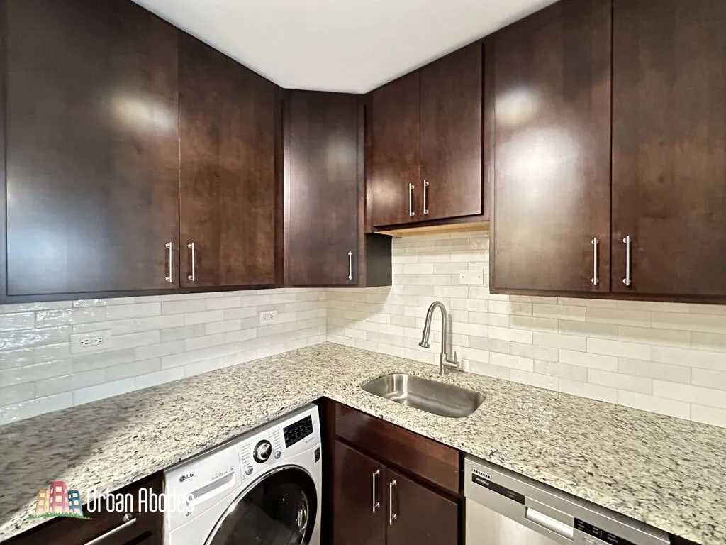 445 W Barry Ave, ,  60657, USA 60657-unit#318-Chicago-IL