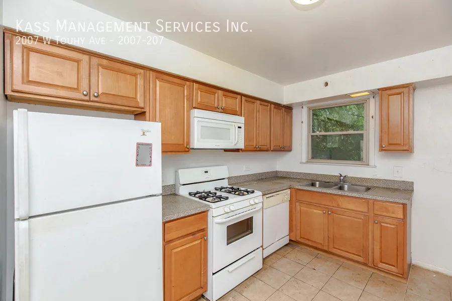 2001 W Touhy Ave, , 60645, USA 60645-unit#2007-207-Chicago-IL