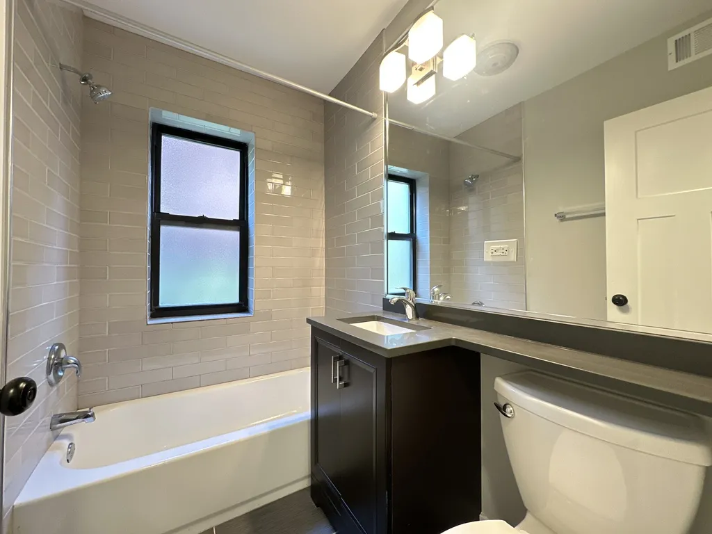1128 Maple Ave, ,  60202, USA 60202-unit#1A-Evanston-IL