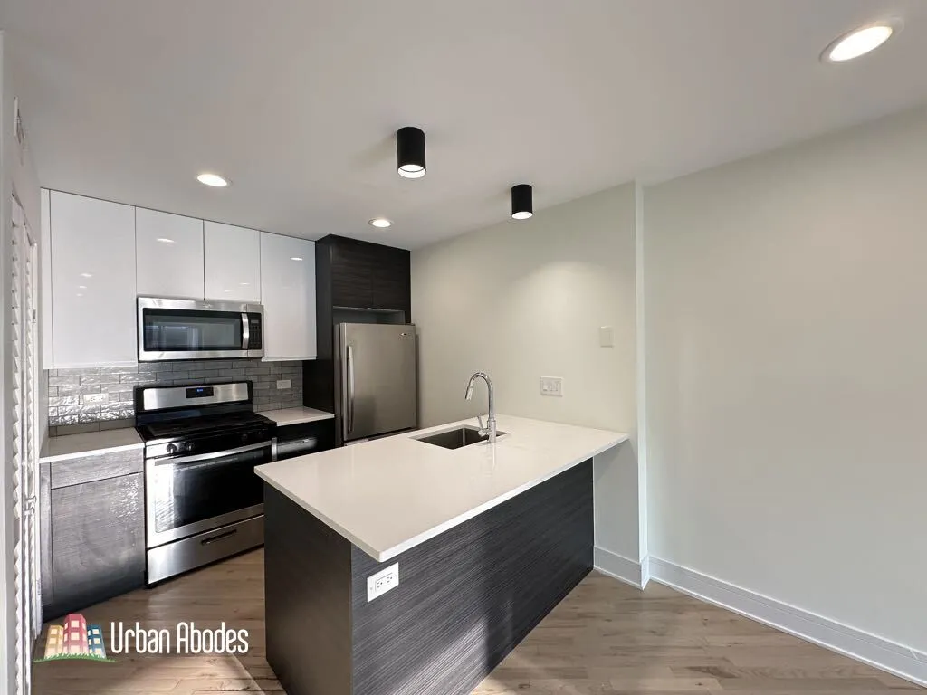 944 W Grace St, , 60613, USA 60613-unit#B201-Chicago-IL