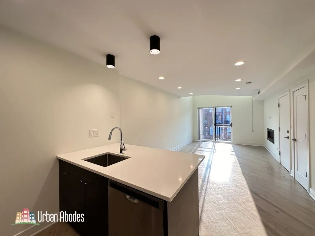 944 W Grace St, , 60613, USA 60613-unit#B201-Chicago-IL
