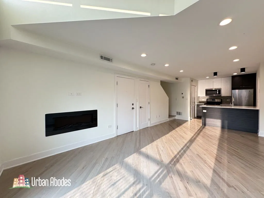 944 W Grace St, , 60613, USA 60613-unit#B201-Chicago-IL