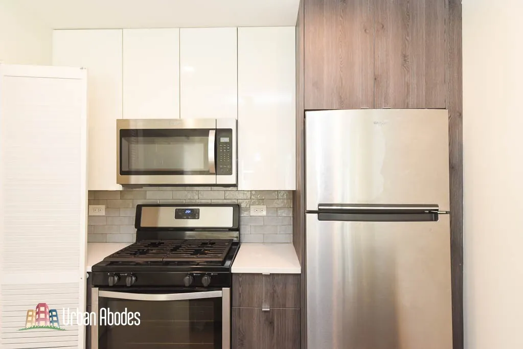 944 W Grace St, ,  60613, USA 60613-unit#C101-Chicago-IL