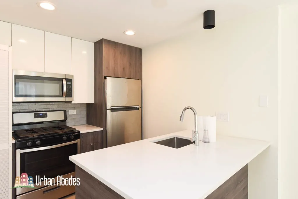 944 W Grace St, ,  60613, USA 60613-unit#C101-Chicago-IL