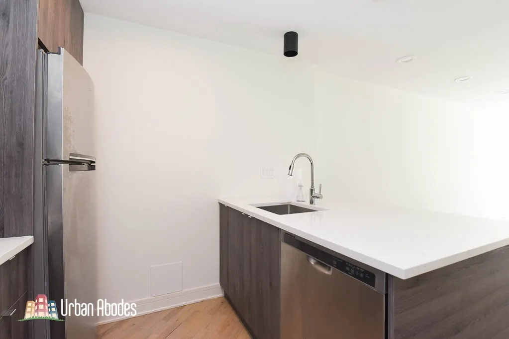 944 W Grace St, ,  60613, USA 60613-unit#C101-Chicago-IL