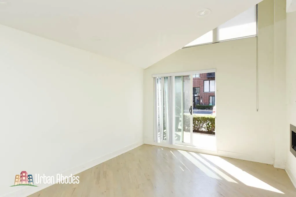944 W Grace St, ,  60613, USA 60613-unit#C101-Chicago-IL