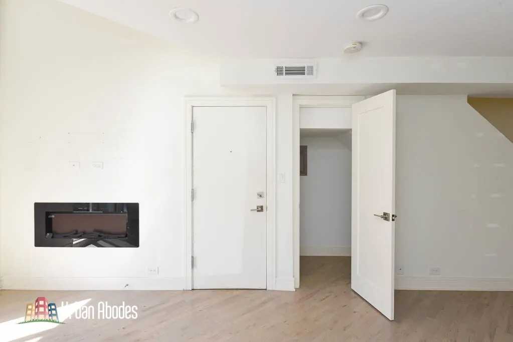 944 W Grace St, ,  60613, USA 60613-unit#C101-Chicago-IL